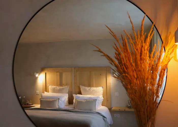 Fiddle + Bow Hotel Doolin