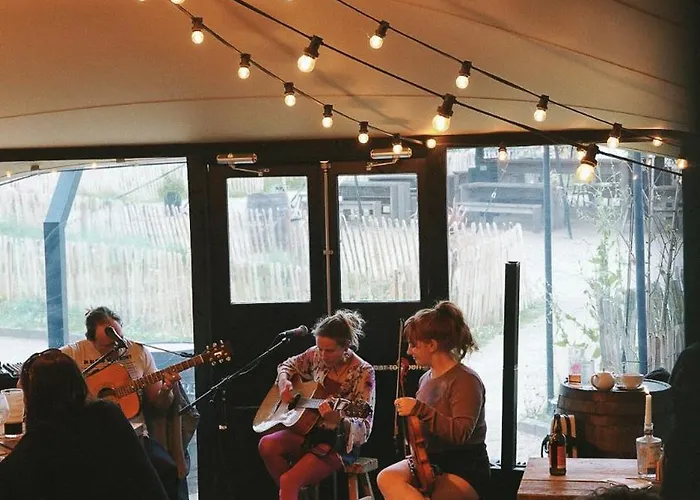 酒店 Fiddle + Bow 4*